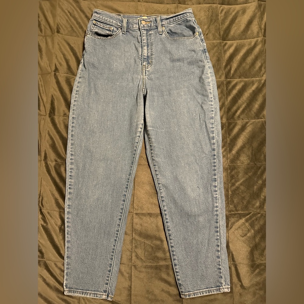 Women’s Size 29 Levi’s High Waisted Taper Jeans